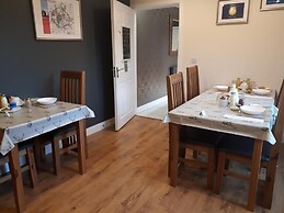 Middle House Bed and Breakfast