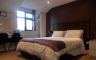 Middle House Bed and Breakfast