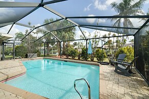 < 1 Mi to Beach: Canal-front Cape Coral Escape!