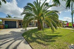 < 1 Mi to Beach: Canal-front Cape Coral Escape!