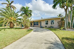 < 1 Mi to Beach: Canal-front Cape Coral Escape!