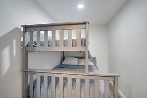 < 1 Mi to Beach: Canal-front Cape Coral Escape!