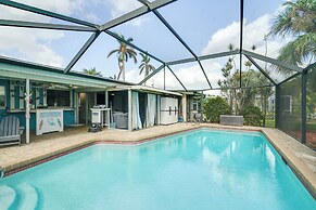 < 1 Mi to Beach: Canal-front Cape Coral Escape!