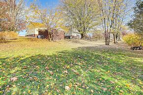 Game Room & Fire Pit: West Mifflin Home!