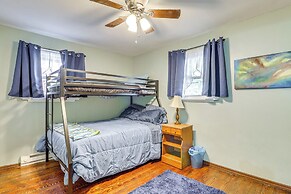 Game Room & Fire Pit: West Mifflin Home!