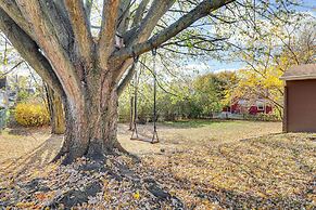 Game Room & Fire Pit: West Mifflin Home!