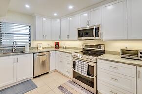 Walk to Coast: Condo in Daytona Beach Shores!