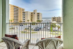 Walk to Coast: Condo in Daytona Beach Shores!