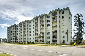 Walk to Coast: Condo in Daytona Beach Shores!
