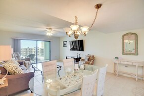 Walk to Coast: Condo in Daytona Beach Shores!