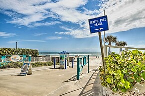 Walk to Coast: Condo in Daytona Beach Shores!