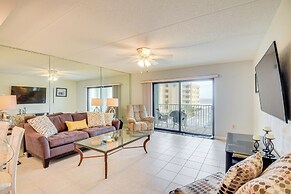 Walk to Coast: Condo in Daytona Beach Shores!