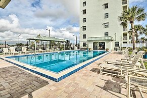 Walk to Coast: Condo in Daytona Beach Shores!
