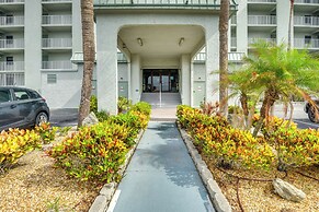 Walk to Coast: Condo in Daytona Beach Shores!