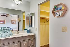 Cyclists' Haven: Southwestern-style Home in Tucson