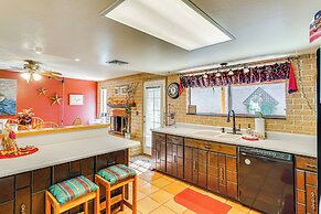 Cyclists' Haven: Southwestern-style Home in Tucson