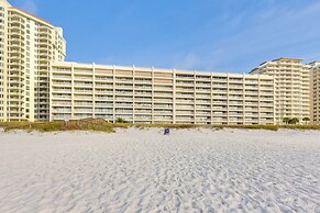 Beachfront Navarre Condo w/ Balcony, Walk to Ocean