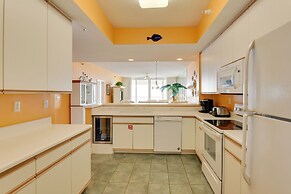 Beachfront Navarre Condo w/ Balcony, Walk to Ocean