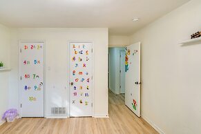 Family Home w/ Patio in Irving: Pets Welcome!