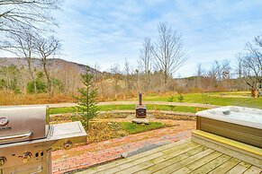 10 Mi to Skiing: Historic Farmhouse in Maine!