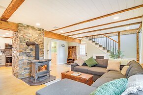 10 Mi to Skiing: Historic Farmhouse in Maine!