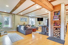 10 Mi to Skiing: Historic Farmhouse in Maine!