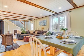 10 Mi to Skiing: Historic Farmhouse in Maine!