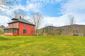 10 Mi to Skiing: Historic Farmhouse in Maine!