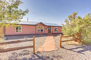 Stunning Views: Quiet Bluff Home Near Hiking!