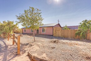 Stunning Views: Quiet Bluff Home Near Hiking!