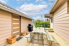 Patio, Grill & Outdoor Dining: Conrad Home!