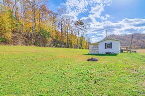 Near ATV & Hiking Trails: Home w/ Deck in Oneida!
