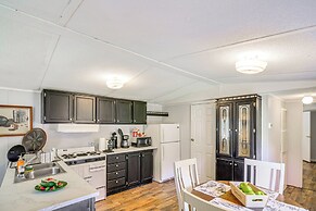 Near ATV & Hiking Trails: Home w/ Deck in Oneida!