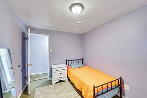 12 Mi to Dtwn: Pittsburgh Home w/ In-unit Laundry!