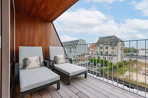Cozy Beach Apartment in Middelkerke for 5 Guests Bright Living Space W