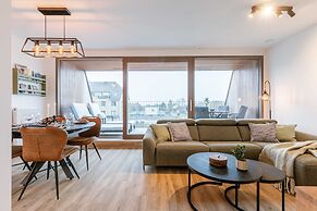 Cozy Beach Apartment in Middelkerke for 5 Guests Bright Living Space W