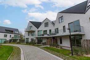 Cozy Beach Apartment in Middelkerke for 5 Guests Bright Living Space W