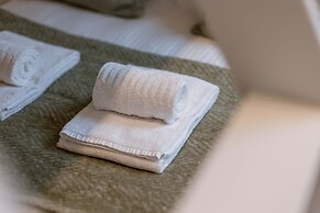 Cozy Beach Apartment in Middelkerke for 5 Guests Bright Living Space W