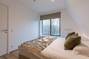 Cozy Beach Apartment in Middelkerke for 5 Guests Bright Living Space W