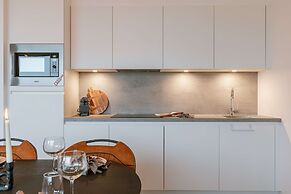 Cozy Beach Apartment in Middelkerke for 5 Guests Bright Living Space W