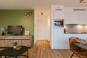 Cozy Beach Apartment in Middelkerke for 5 Guests Bright Living Space W