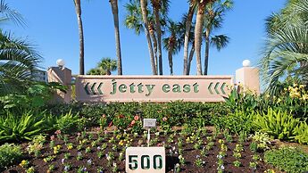 Jetty East 404a