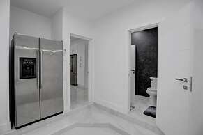 4 Br Designer Home Next To Shul And Community Pool 4 Bedroom Villa