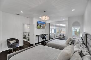 4 Br Designer Home Next To Shul And Community Pool 4 Bedroom Villa