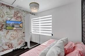 4 Br Designer Home Next To Shul And Community Pool 4 Bedroom Villa