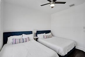 4 Br Designer Home Next To Shul And Community Pool 4 Bedroom Villa