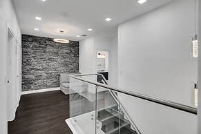 4 Br Designer Home Next To Shul And Community Pool 4 Bedroom Villa