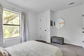 Serene Oasis In Daphne: Cozy Home With Giant Oaks 4 Bedroom Home