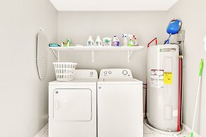 Serene Oasis In Daphne: Cozy Home With Giant Oaks 4 Bedroom Home