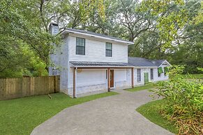 Serene Oasis In Daphne: Cozy Home With Giant Oaks 4 Bedroom Home